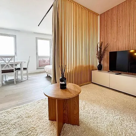 Vue * La Rochelle (Charente-Maritime)