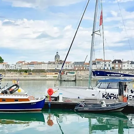 Vue Mer, Sur Le Port, Près Des Tours *